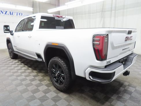 Used 2025 GMC Sierra 3500 AT4 w/ AT4 Premium Plus Package image 5