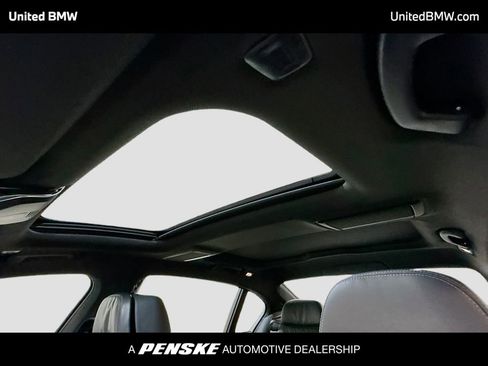 Used 2022 BMW 740i w/ M Sport Package RWD image 12