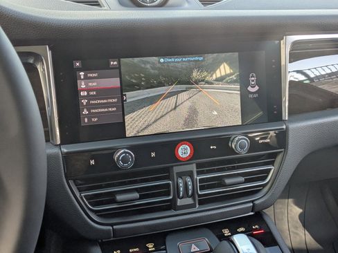 Certified 2026 Porsche Macan AWD/4WD image 19