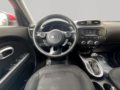 Used 2016 Kia Soul + FWD image 8