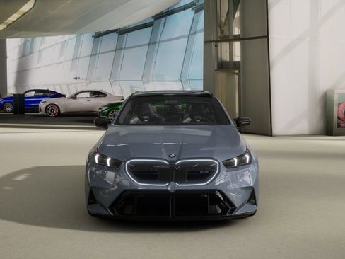 New 2026 BMW M5 Touring image 3