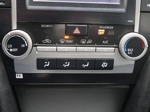 Used 2013 Toyota Camry SE image 22