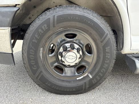Used 2019 Chevrolet Express 3500 LT w/ LT Preferred Equipment Group RWD image 14