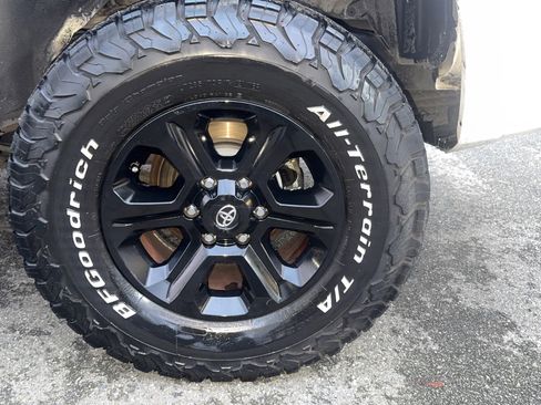 Used 2015 Toyota 4Runner SR5 image 22