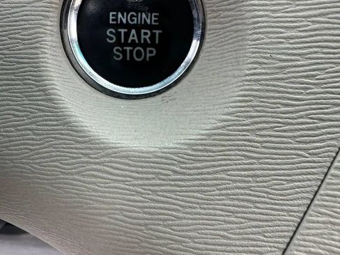 Used 2011 Toyota Sienna XLE w/ XLE Navigation Pkg FWD image 15