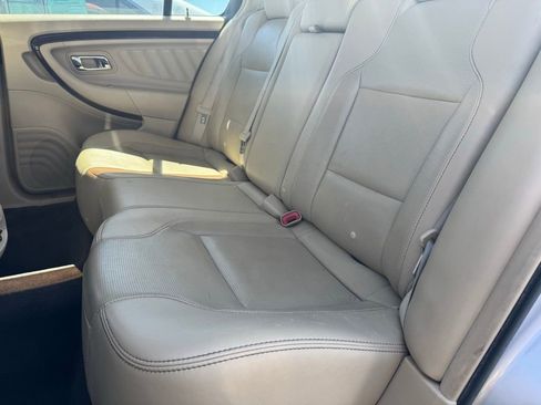Used 2015 Ford Taurus Limited FWD image 7