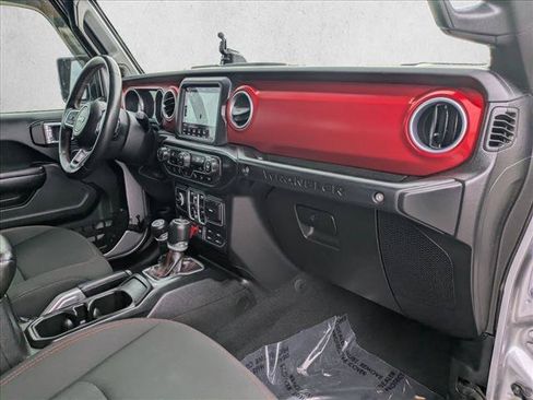 Used 2018 Jeep Wrangler Unlimited Rubicon AWD/4WD image 22