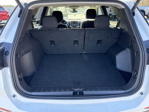 Used 2024 Chevrolet Equinox LT image 19
