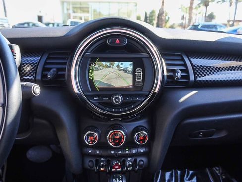 Used 2017 MINI Cooper S image 13
