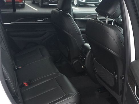 New 2025 Jeep Grand Cherokee Limited w/ Trailer Tow Package image 53