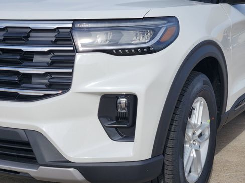 New 2026 Ford Explorer Active RWD image 10