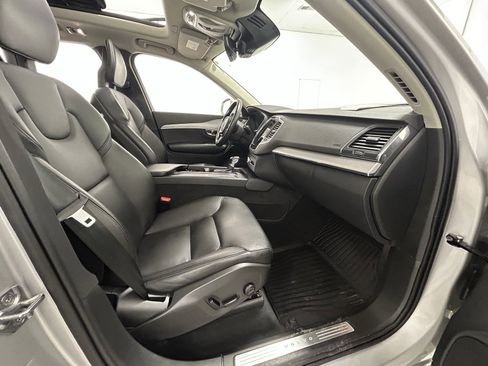 Used 2021 Volvo XC90 T5 Momentum w/ Climate Package image 41