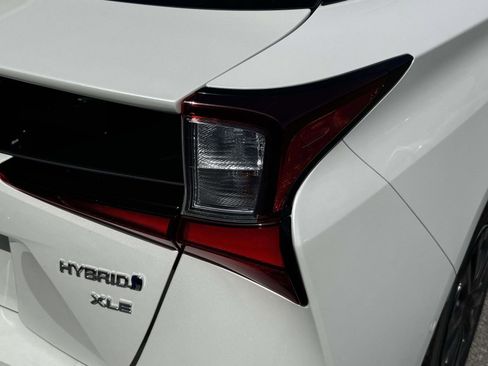 Used 2019 Toyota Prius XLE w/ Advanced Technology Package AWD/4WD image 11