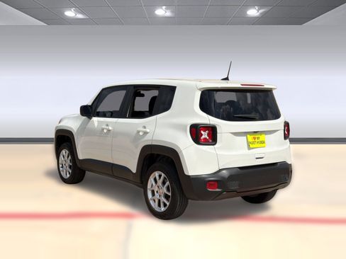 Used 2023 Jeep Renegade Latitude AWD/4WD image 3