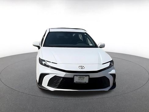 Used 2026 Toyota Camry SE FWD image 4
