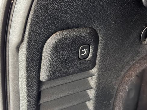 Used 2017 Jeep Grand Cherokee Altitude RWD image 19