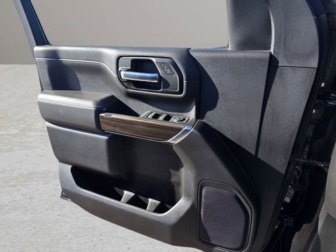 Used 2022 Chevrolet Silverado 2500 LT w/ Convenience Package image 18