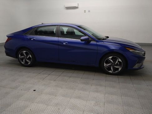 Used 2023 Hyundai Elantra Limited FWD image 11