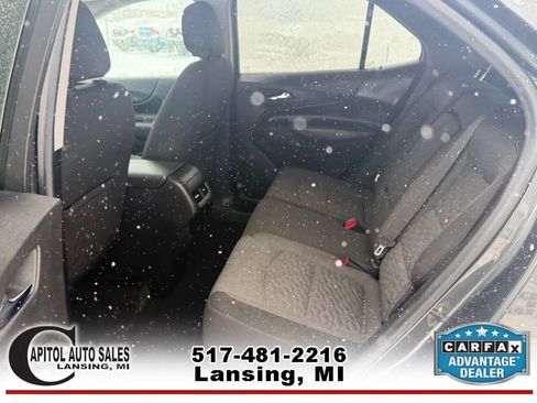 Used 2018 Chevrolet Equinox LT FWD image 14