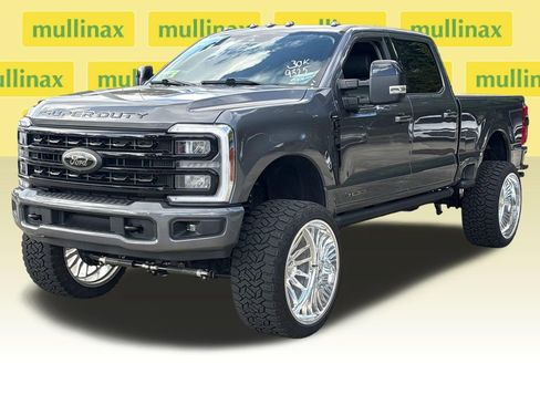 Used 2024 Ford F250 Lariat w/ Black Appearance Package AWD/4WD image 15