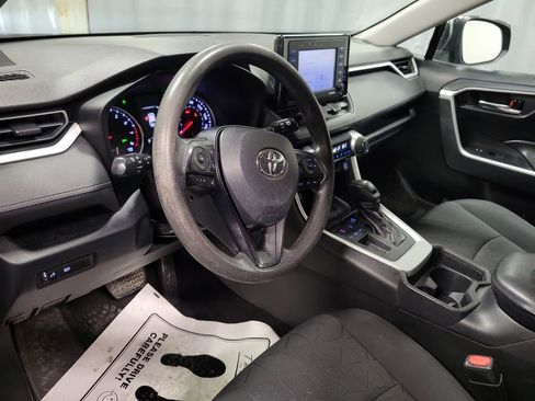 Used 2020 Toyota RAV4 XLE image 13