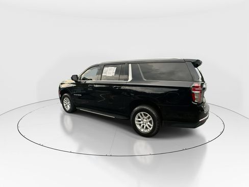 Used 2024 Chevrolet Suburban LT RWD image 6