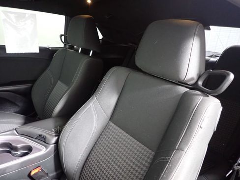 Used 2017 Dodge Challenger R/T RWD image 20