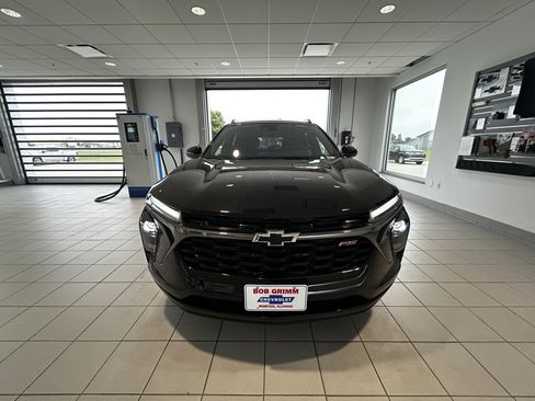 Used 2025 Chevrolet Trax RS FWD image 5
