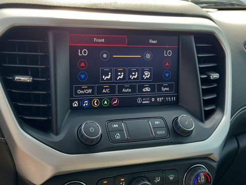 Used 2023 GMC Acadia SLT w/ Preferred Package FWD image 26