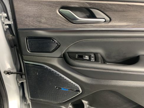 Used 2022 Jeep Grand Cherokee L Overland w/ Luxury Tech Group IV image 39