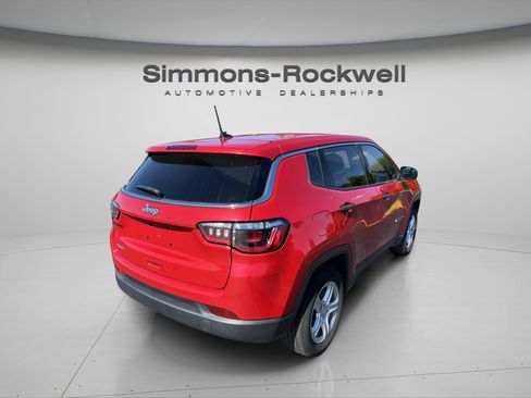 Used 2023 Jeep Compass Sport image 7