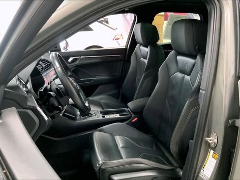 Used 2022 Audi Q3 2.0T Premium w/ Black Optic Sport Package image 10