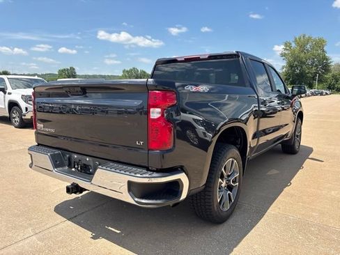 Used 2023 Chevrolet Silverado 1500 LT AWD/4WD image 3