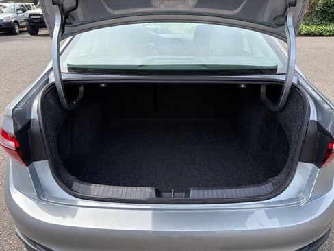 Used 2024 Volkswagen Jetta SE FWD image 22