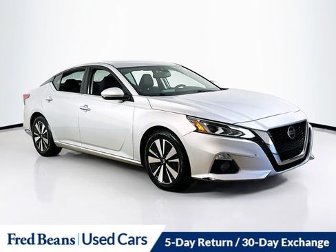 Used 2019 Nissan Altima 2.5 SV FWD image 1