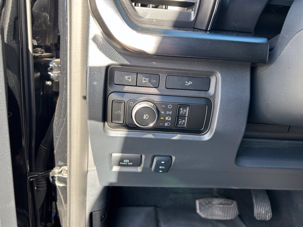 Used 2024 Ford F250 Lariat w/ Lariat Ultimate Package AWD/4WD image 25