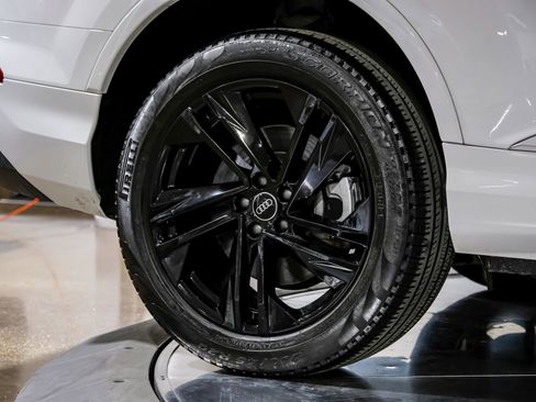 Used 2023 Audi Q7 3.0T Premium w/ Convenience Package image 59