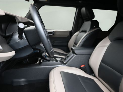 Used 2024 Ford Bronco Wildtrak AWD/4WD image 32