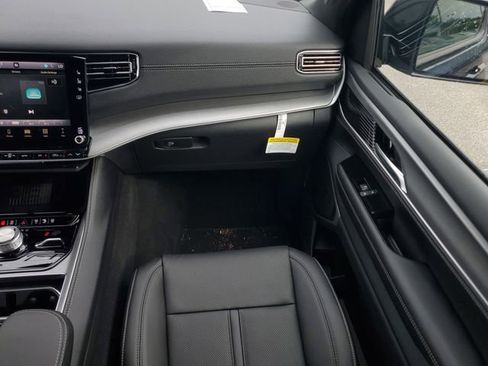 New 2026 Jeep Grand Wagoneer 4WD image 19