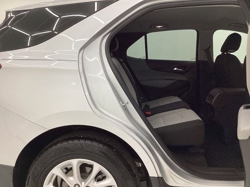 Used 2021 Chevrolet Equinox LS image 21