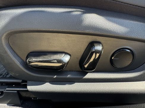 Used 2025 Lexus ES 300h F Sport w/ Accessory Package (Z2) image 28