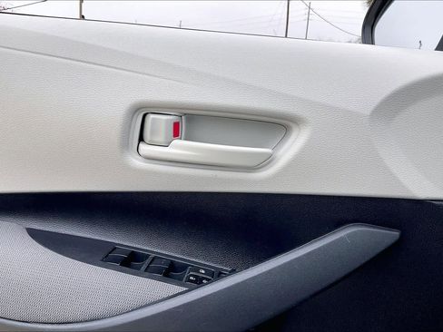 Used 2025 Toyota Corolla LE image 35