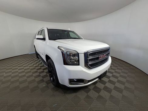 Used 2020 GMC Yukon XL SLT AWD/4WD image 32