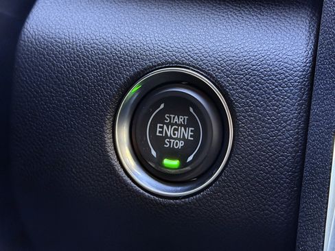 New 2026 GMC Acadia Elevation image 31