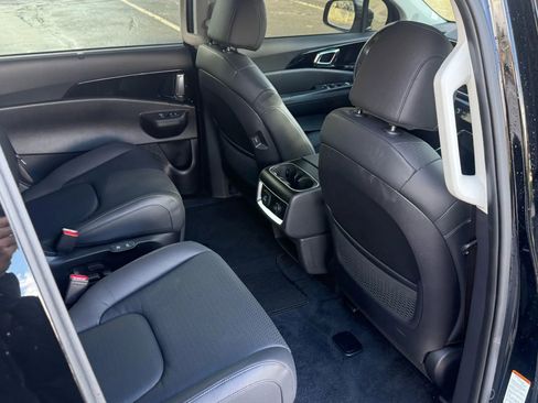 Used 2025 Kia Carnival SX Prestige FWD image 27
