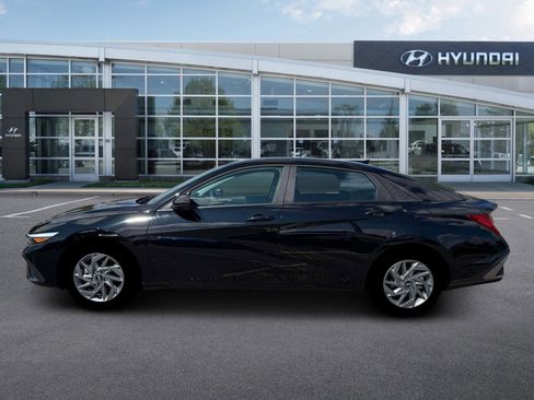 New 2026 Hyundai Elantra Blue image 3