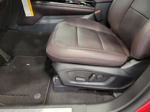New 2026 Ford Explorer Platinum RWD image 32