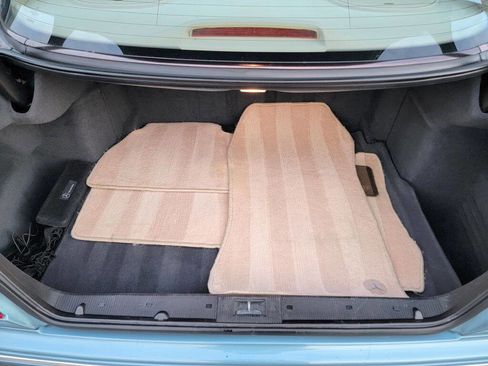 Used 2001 Mercedes-Benz E 320 Sedan image 4