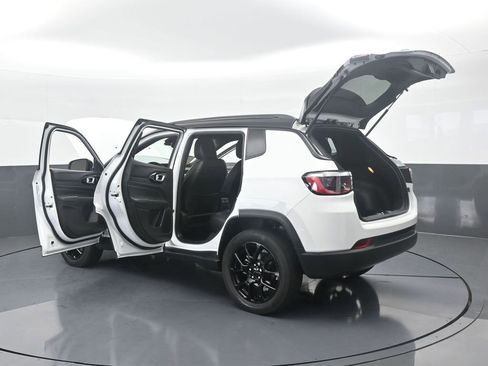 Used 2023 Jeep Compass Altitude image 74