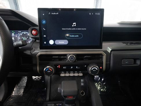 Used 2024 Toyota Tacoma TRD Sport image 17